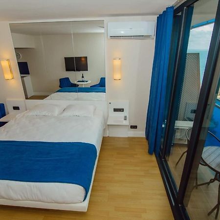 Nuage - 1St Line Sea View Apartments Batumi Bagian luar foto