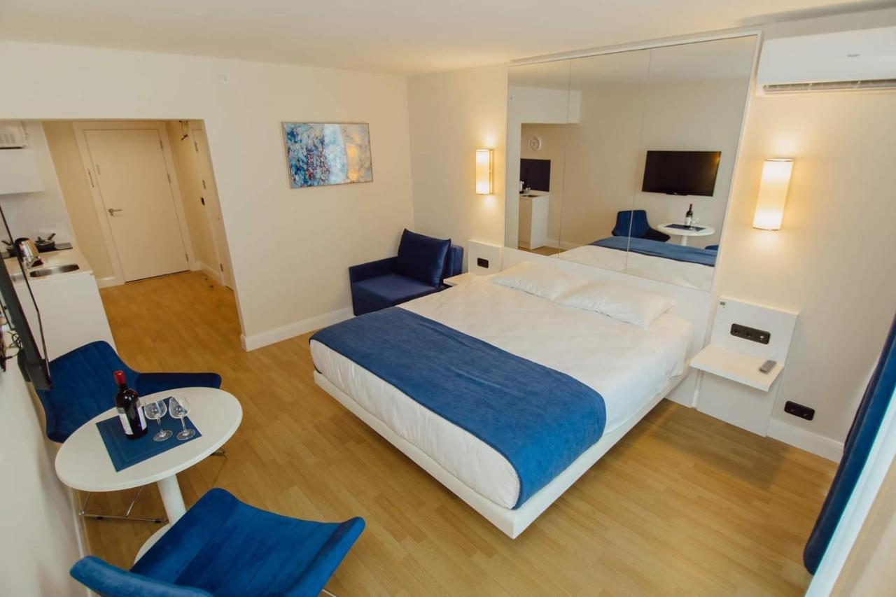 Nuage - 1St Line Sea View Apartments Batumi Bagian luar foto