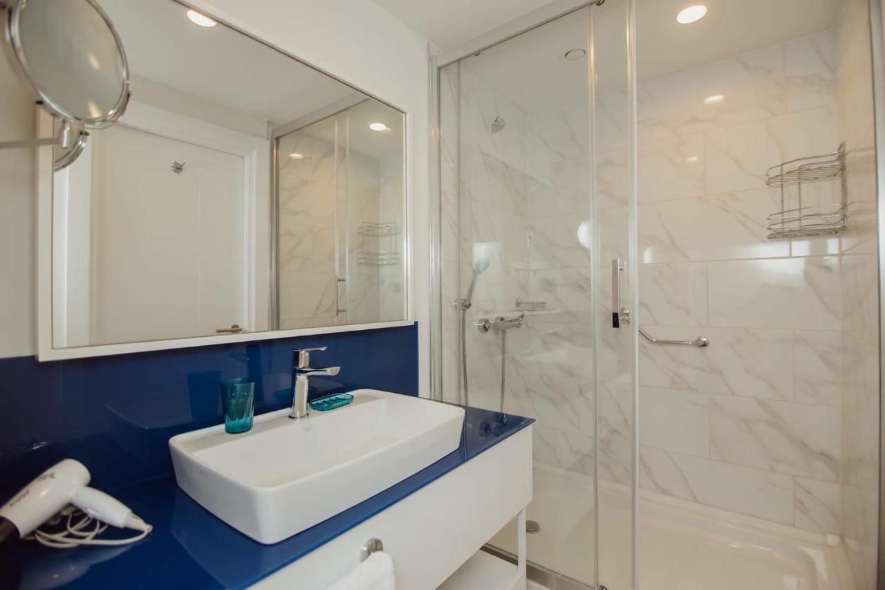 Nuage - 1St Line Sea View Apartments Batumi Bagian luar foto