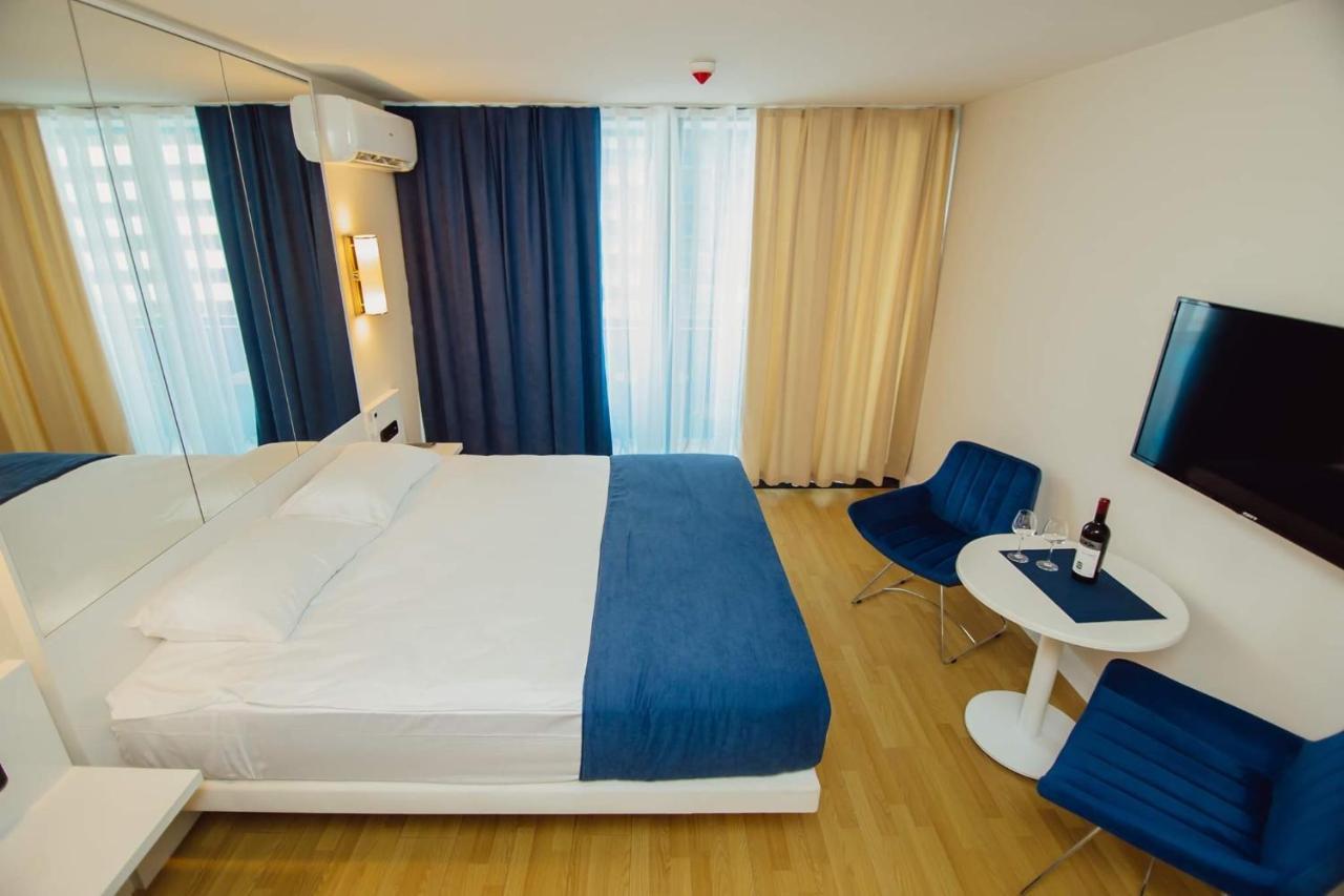 Nuage - 1St Line Sea View Apartments Batumi Bagian luar foto