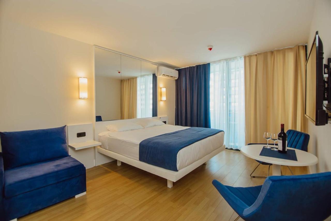 Nuage - 1St Line Sea View Apartments Batumi Bagian luar foto
